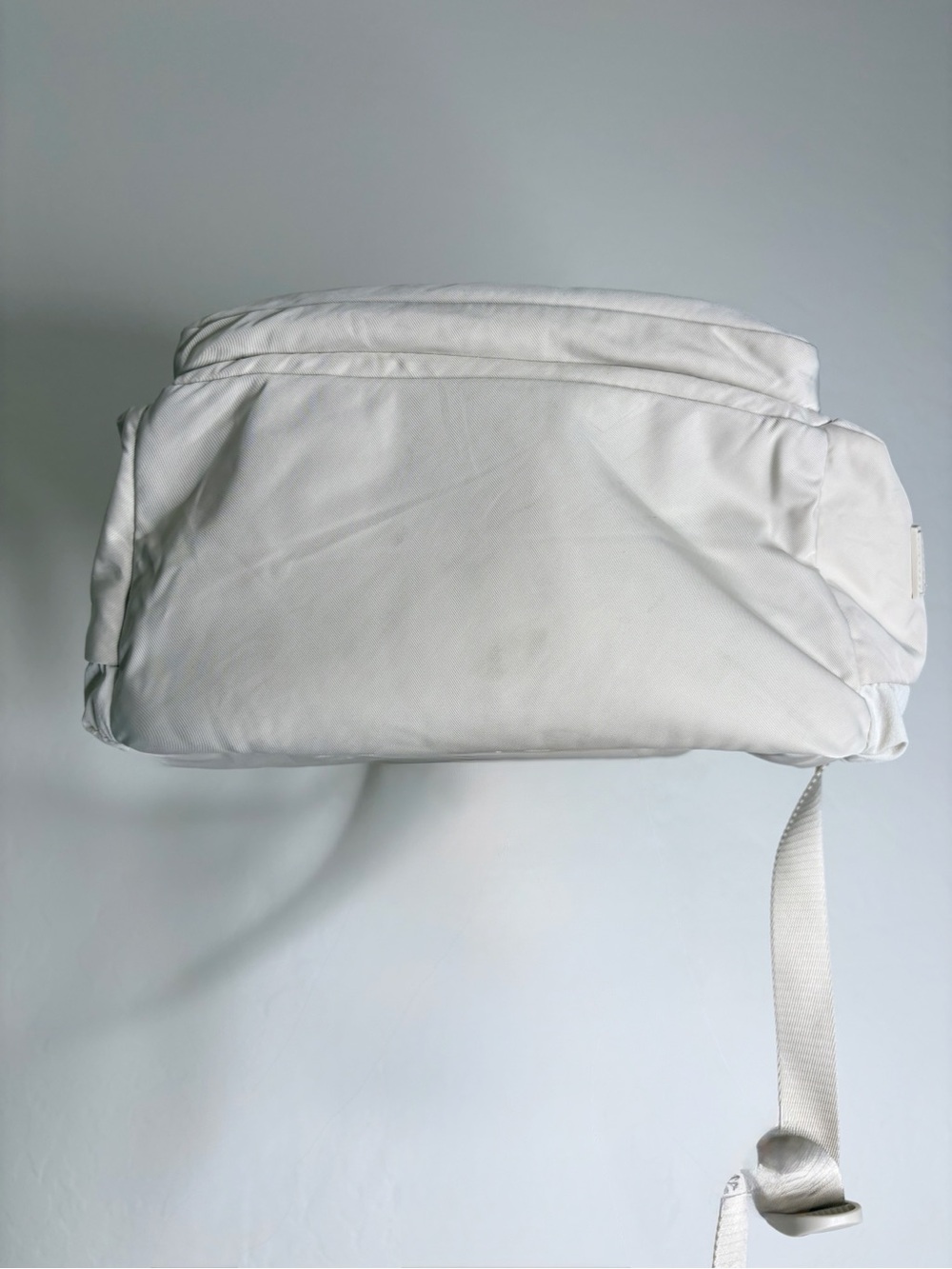 Away Large Featherlight Backpack Ivory Cream Travel Laptop Backpack Lightweight - Picture 3 of 14